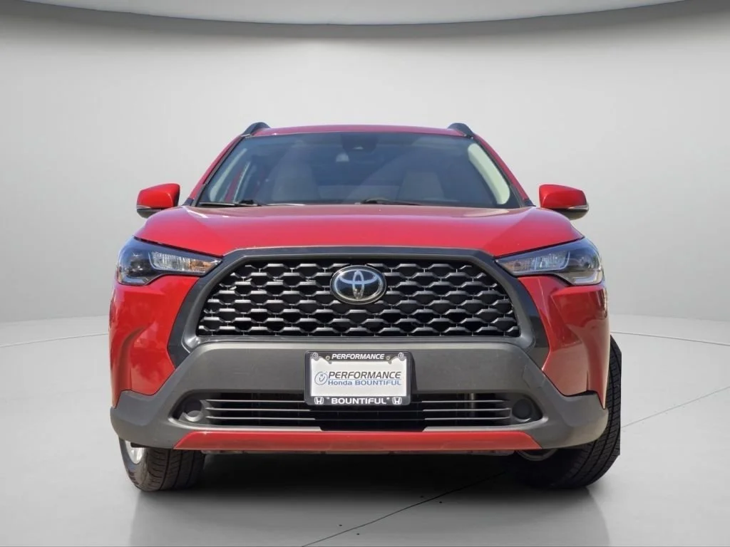 Used 2022 Barcelona Red Metallic Toyota LE image 3