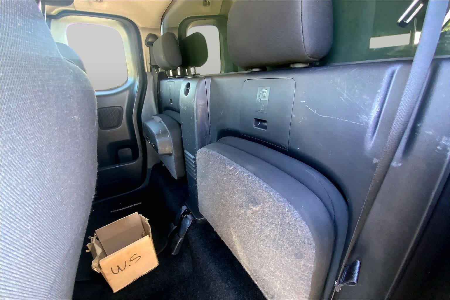 Used 2022 Glacier White Nissan S image 17