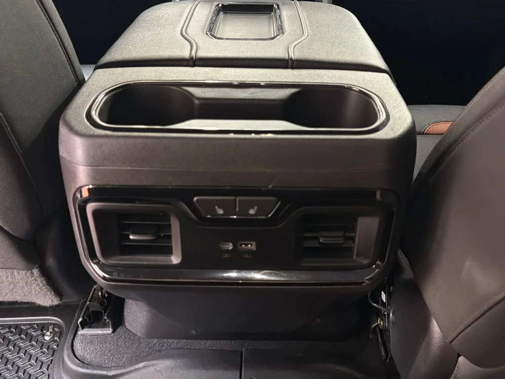 Used 2022 Summit White GMC AT4 image 17
