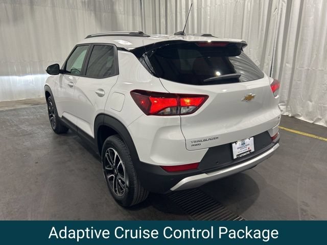 New 2026 Summit White Chevrolet LT image 6