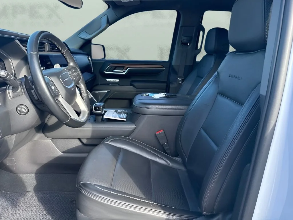 Used 2023 WHITE FROST TRICOAT GMC Denali image 9