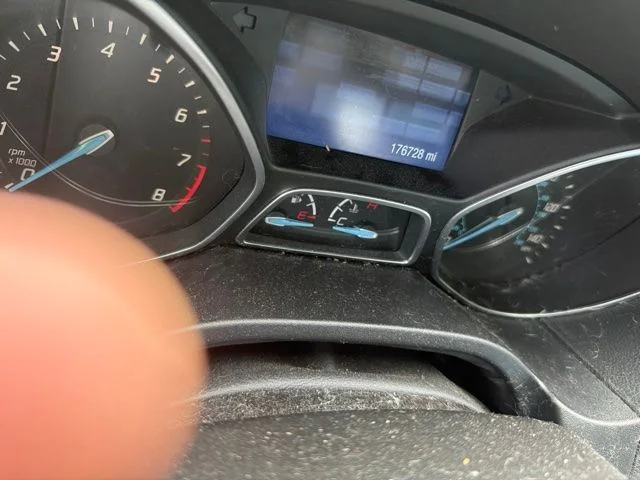 Used 2014 Red Ford SE image 9