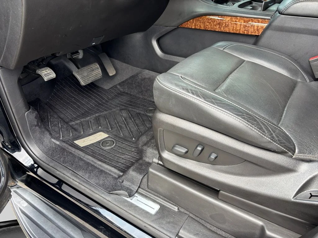 Used 2019 Black Chevrolet Premier image 36