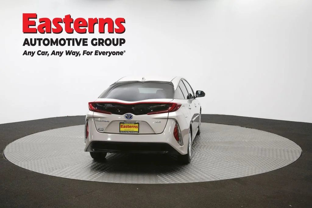 Used 2020 Gray Toyota XLE image 36