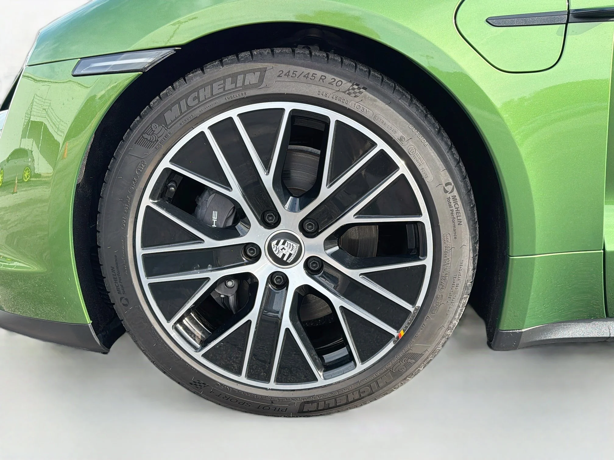 Used 2023 Green Porsche Base image 42