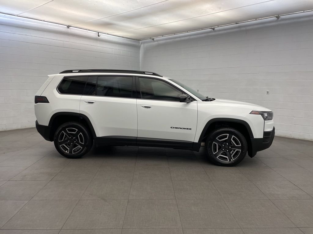 New 2026 Bright White Clear-Coat Exterior Paint Jeep Limited image 2