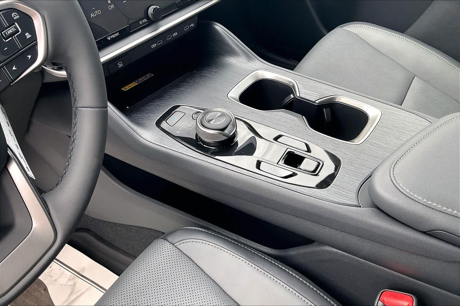 New 2026 Oxygen White Lexus Premium image 7