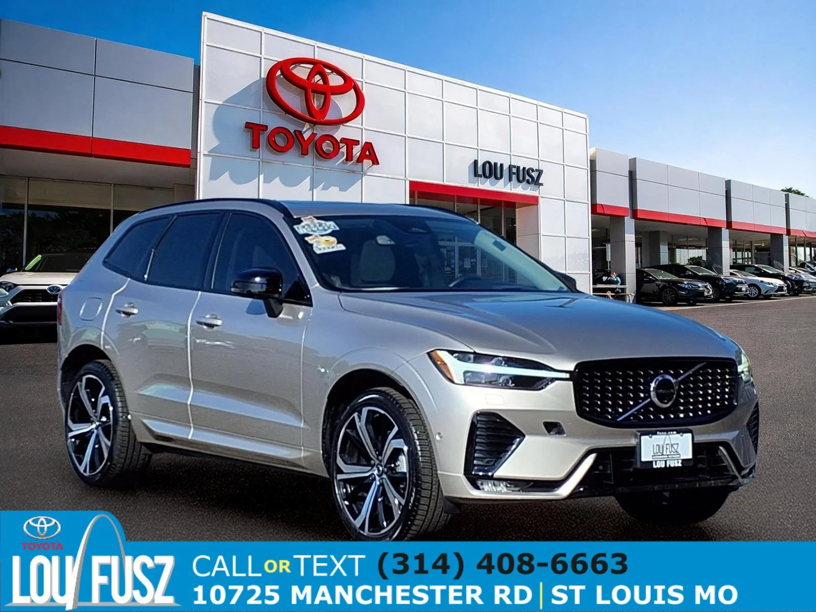 2025 Volvo XC60 B5 Ultra Dark AWD's photo