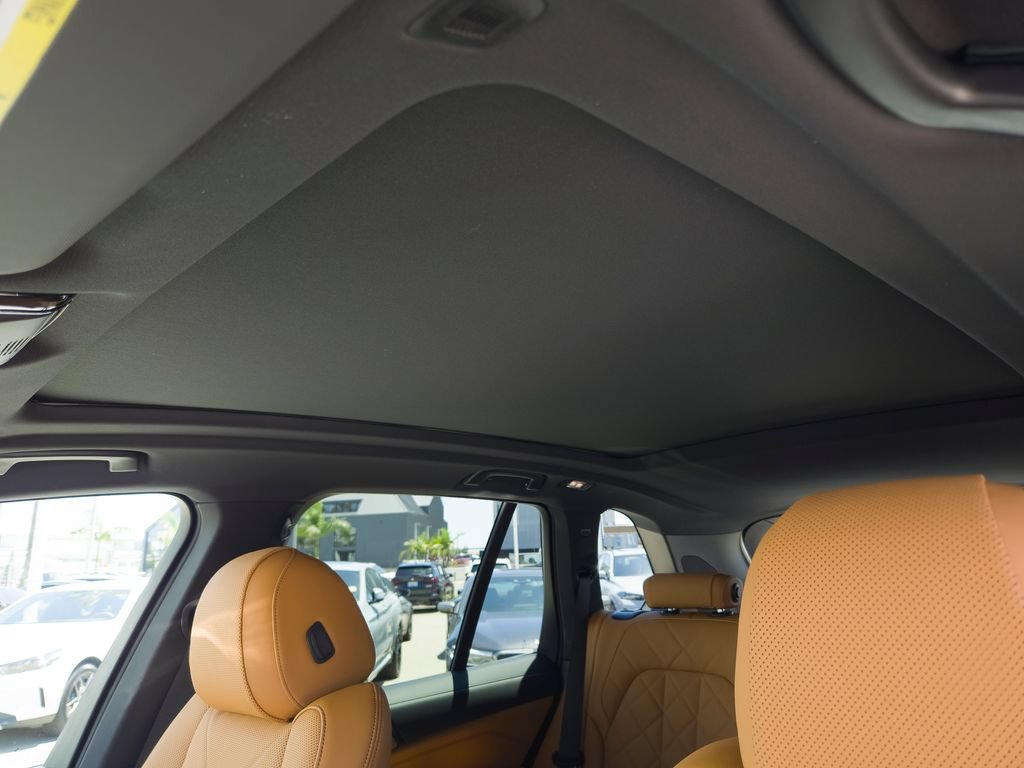 New 2026 Mineral White Metallic BMW sDrive40i image 14
