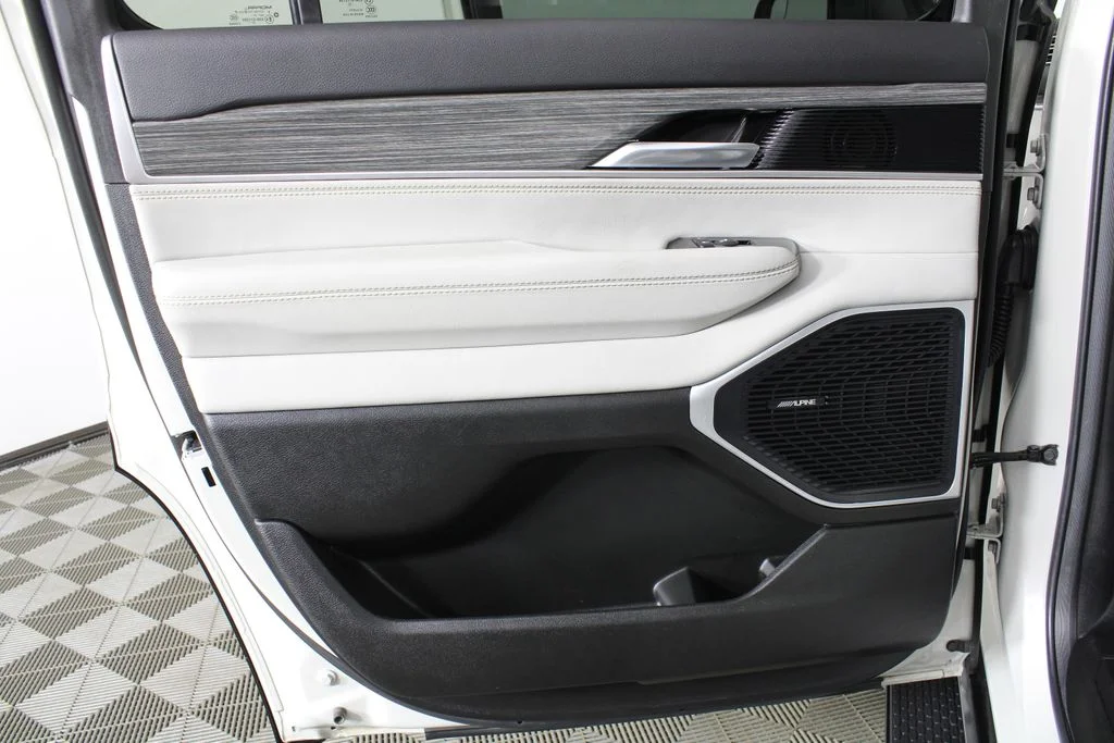 Used 2022 White Jeep Series II image 13