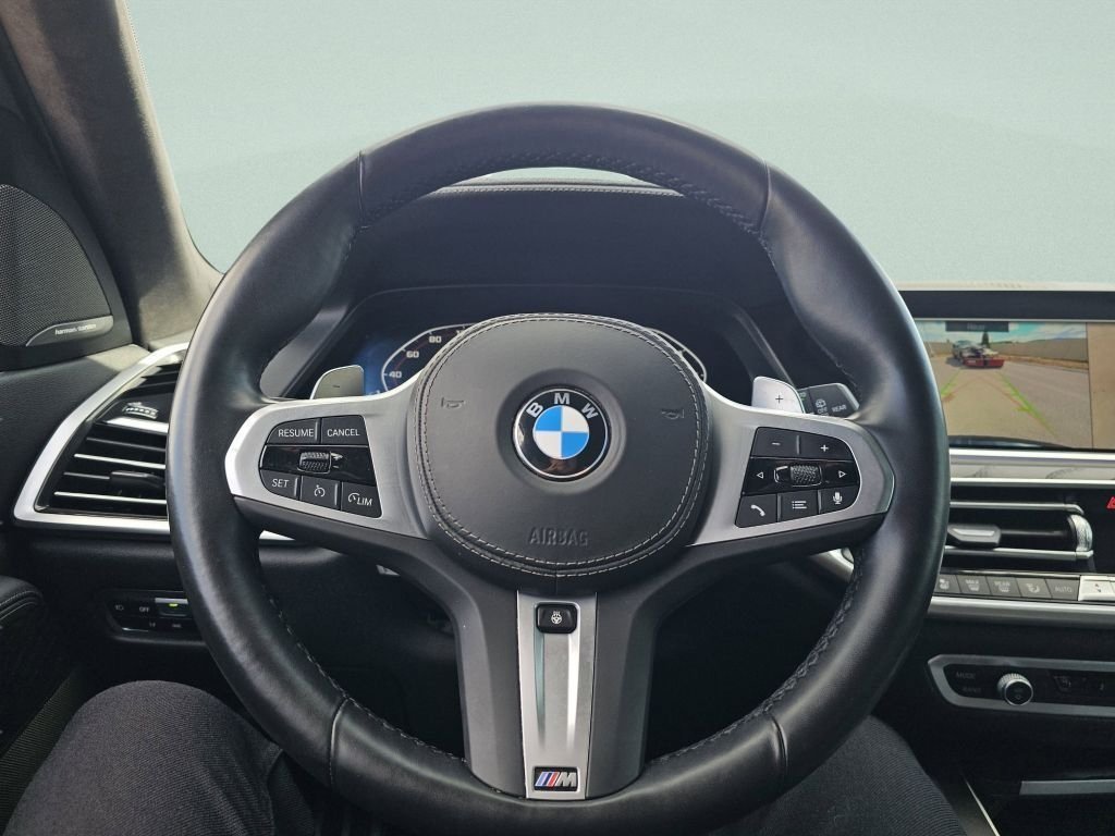 Used 2022 Black Sapphire Metallic BMW M50i image 37