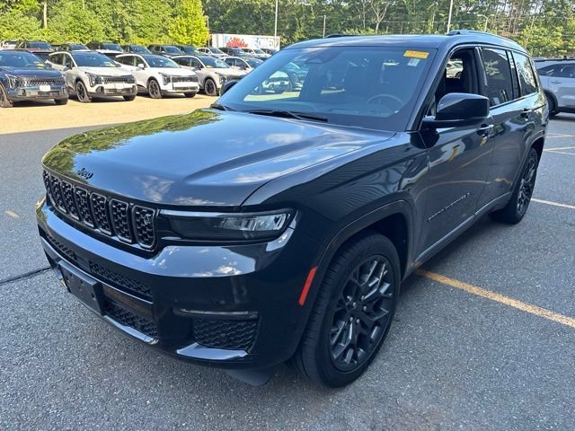Used 2023 Diamond Black Crystal Pearlcoat Jeep Summit Reserve image 3