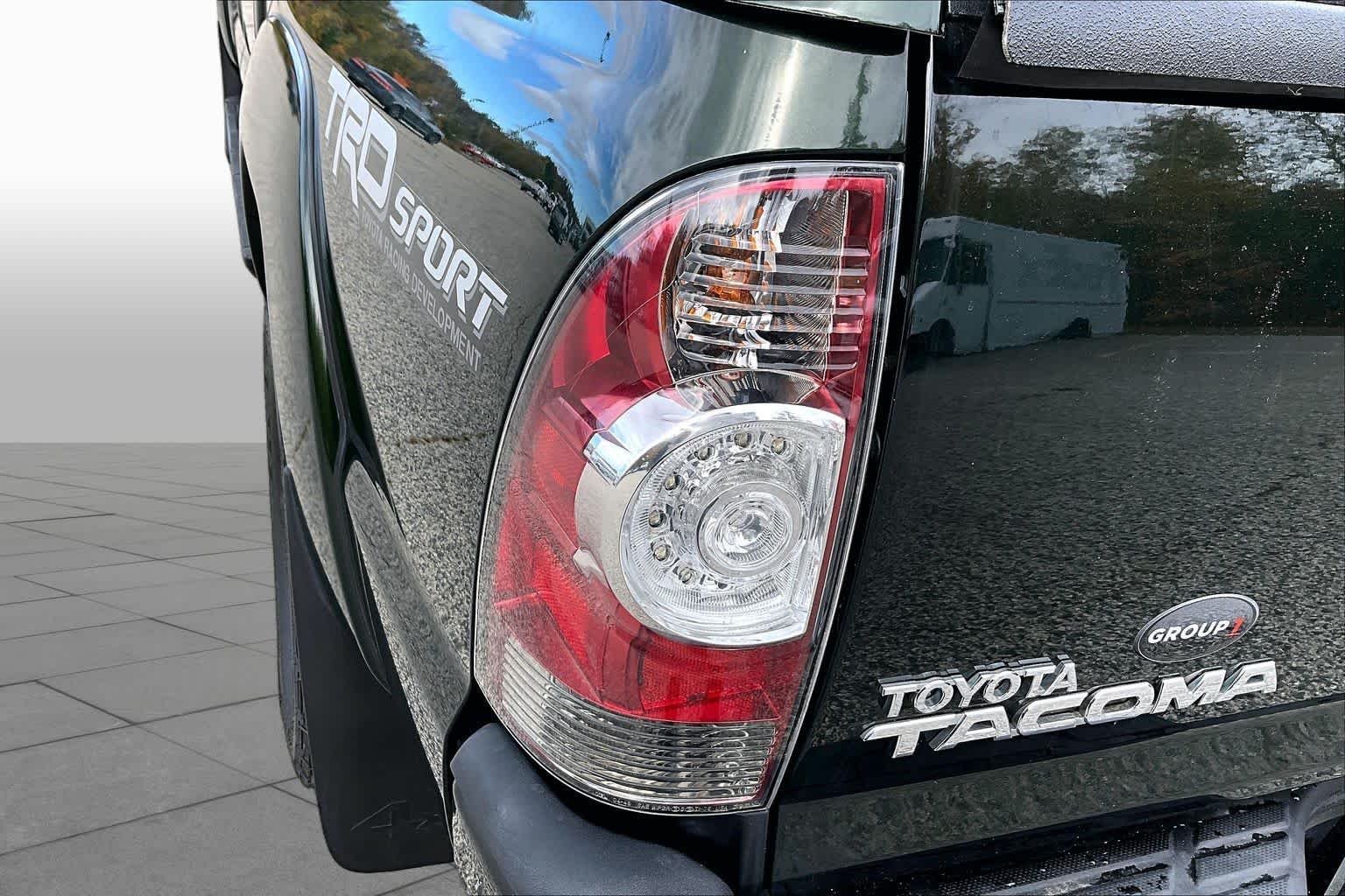 Used 2014 Spruce Mica Toyota  image 27
