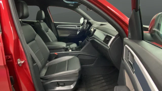 Used 2022 Aurora Red Metallic Volkswagen 3.6L V6 SEL R-Line image 25