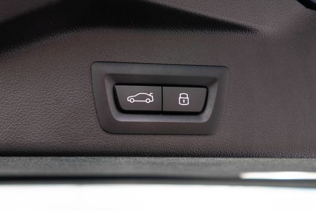 Certified Used 2025 Black Sapphire Metallic BMW xDrive40i image 37