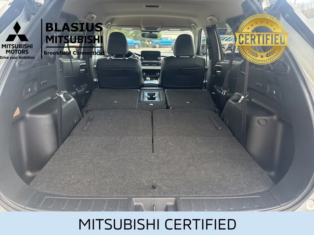 Certified Used 2024 Silver Mitsubishi SE image 12
