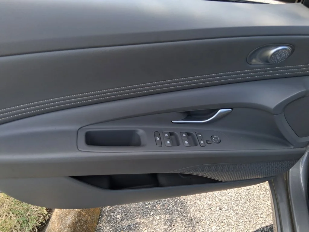 Used 2023 Silver Hyundai SEL image 10