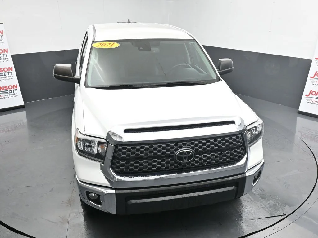 Used 2021 White Toyota SR5 image 27