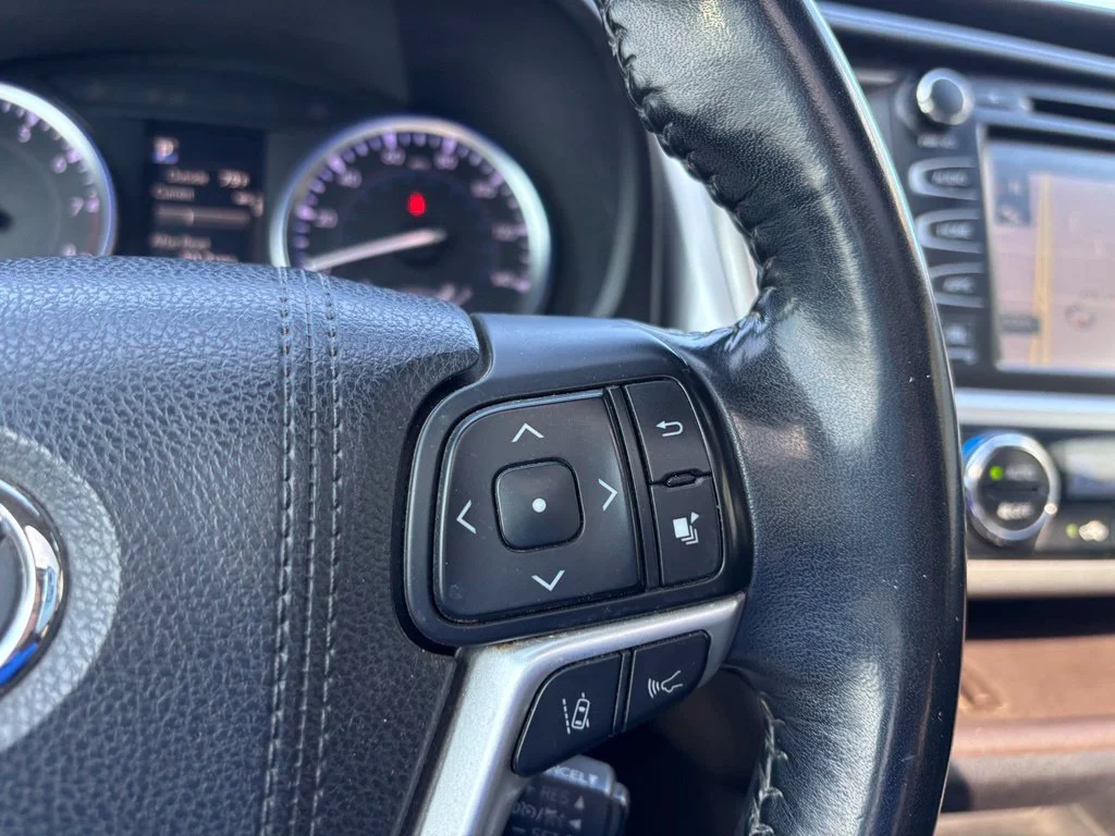 Used 2018 White Toyota Limited image 13