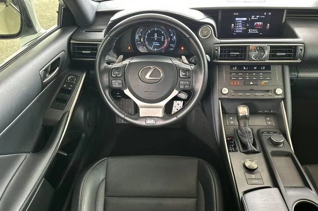 Used 2020 White Lexus 350 image 17