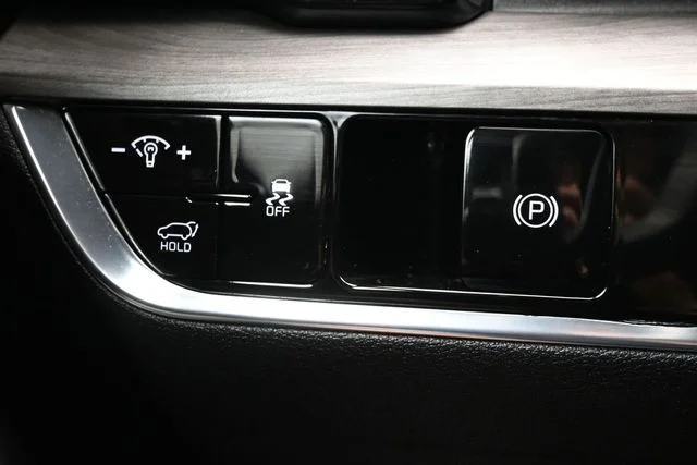 Used 2023 Black Kia X-Line image 26