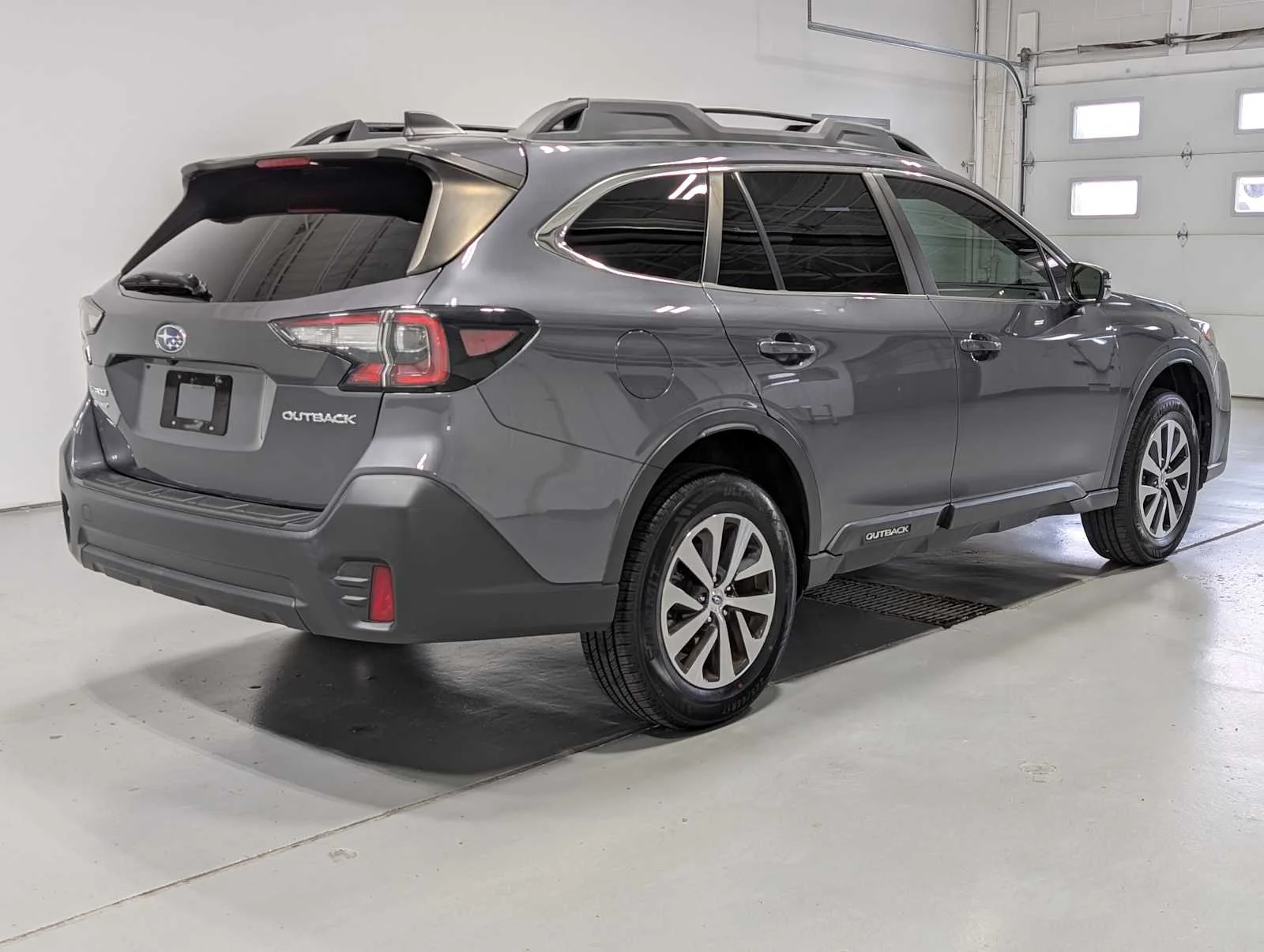 Used 2021 Magnetite Gray Metallic Subaru Premium image 8