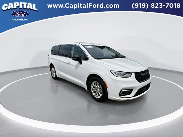 Used 2024 White Chrysler Touring L image 2