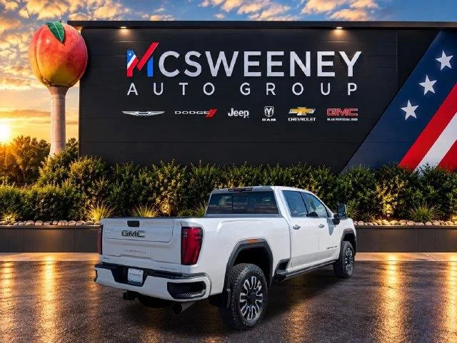 Used 2024 White Frost Tricoat GMC Denali Ultimate image 5