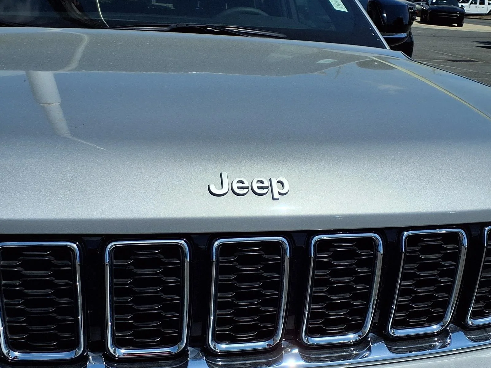Used 2025 Silver Zynith Jeep Limited image 12