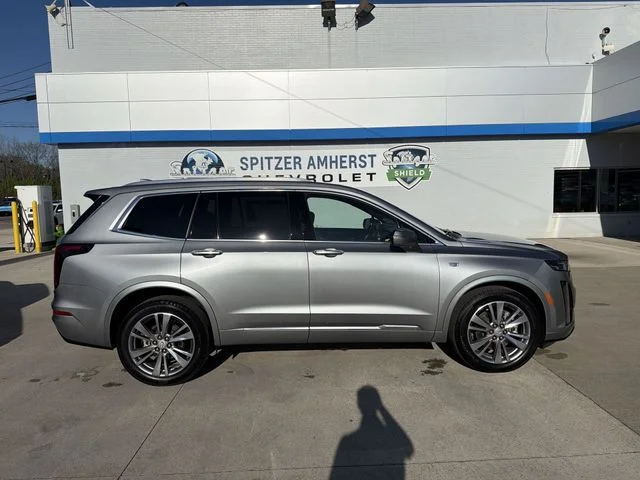 Used 2025 Silver Cadillac Premium Luxury image 11