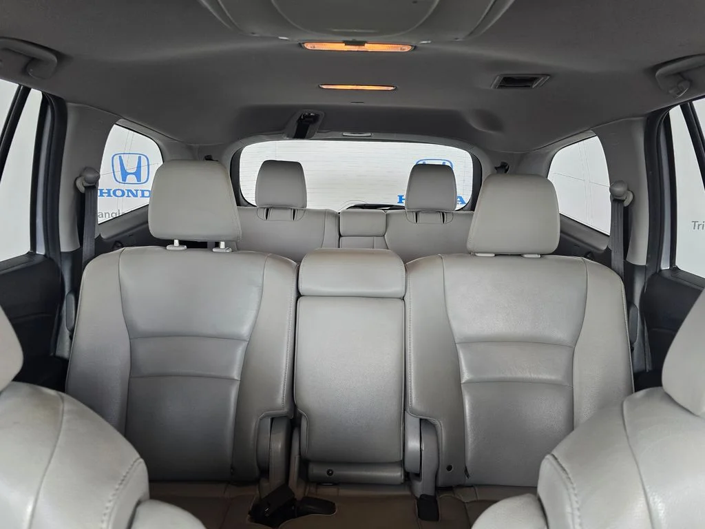 Used 2016 Silver Honda EX-L image 39