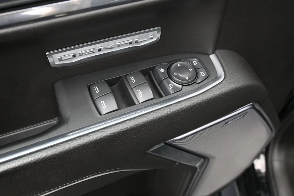 Used 2024 Onyx Black GMC Denali image 17