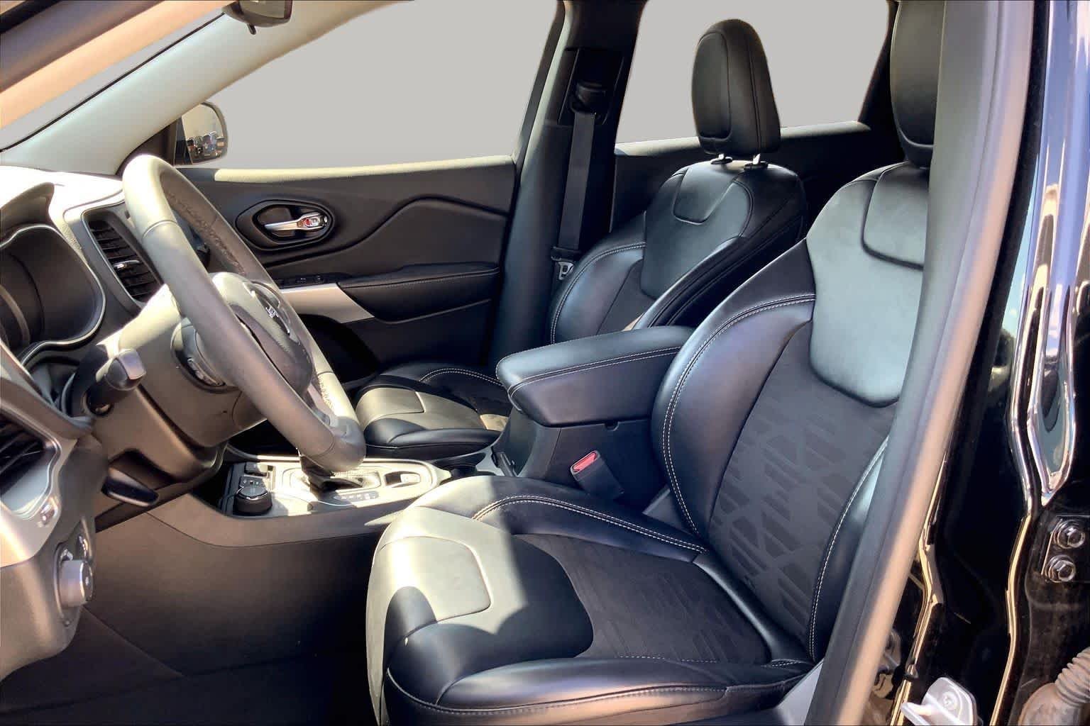 Pre-Owned 2022 Jeep Cherokee X