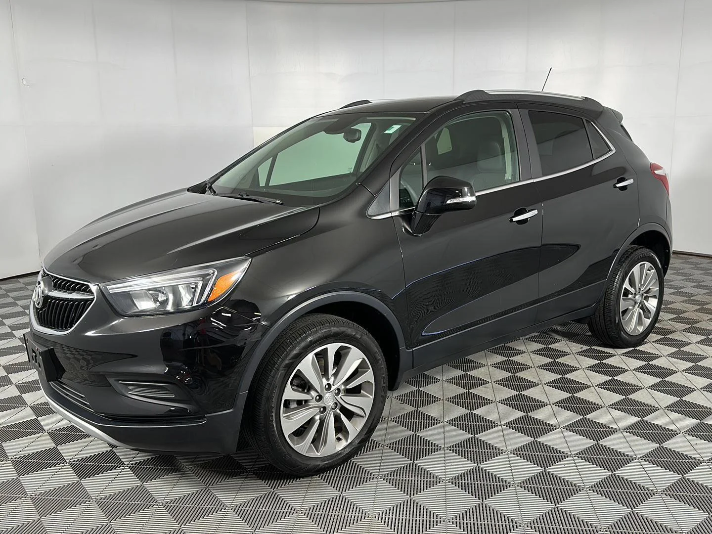 Used 2019 Ebony Twilight Metallic Buick Preferred image 4
