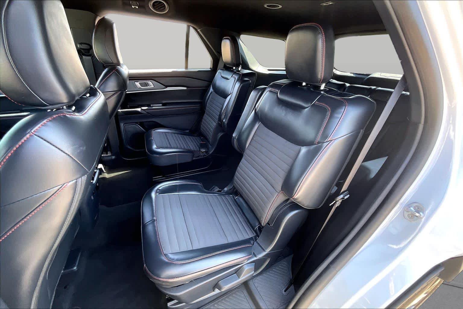 Used 2026 Space Gray Ford ST-Line image 19