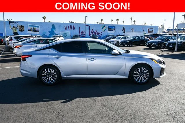 Used 2023 Silver Nissan 2.5 SV image 6