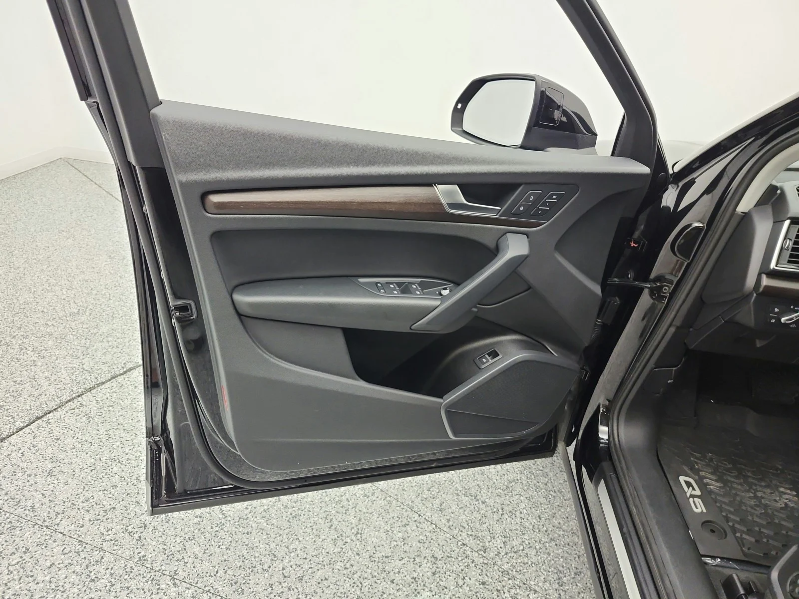 Used 2023 Mythos Black Metallic Audi Premium image 15