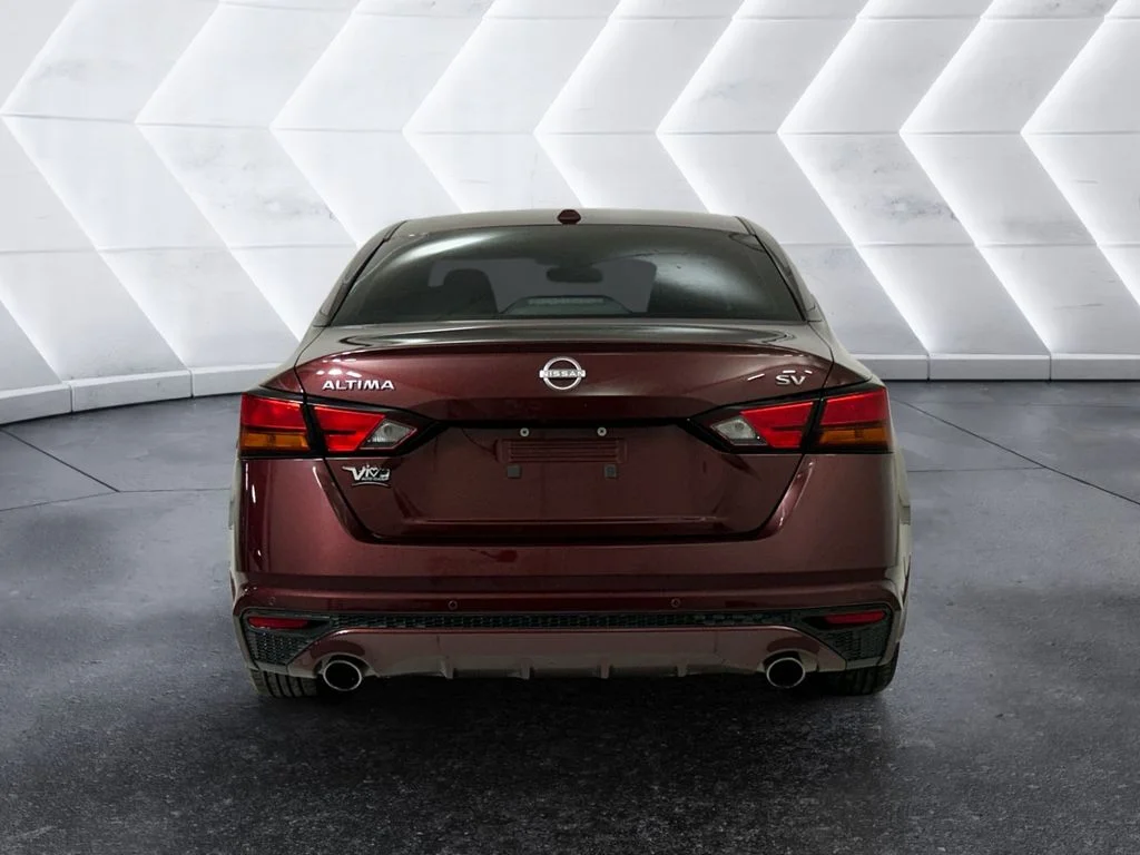 Used 2024 Red Nissan 2.5 SV image 5