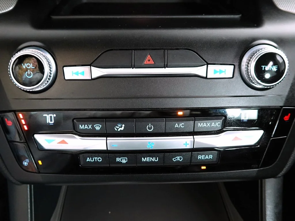 Used 2020 Black Ford XLT image 27