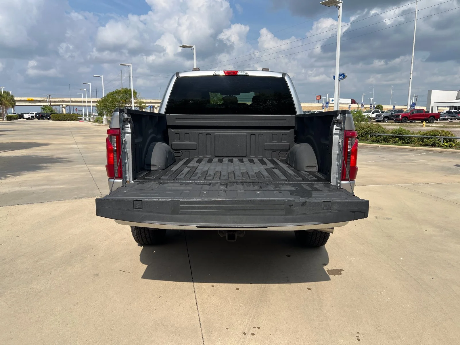 Used 2024 Silver Ford XLT image 4