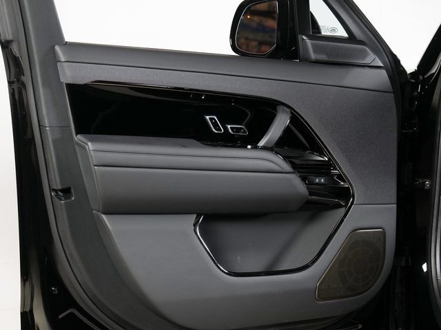 New 2026 Narvik Black Land Rover SV image 23