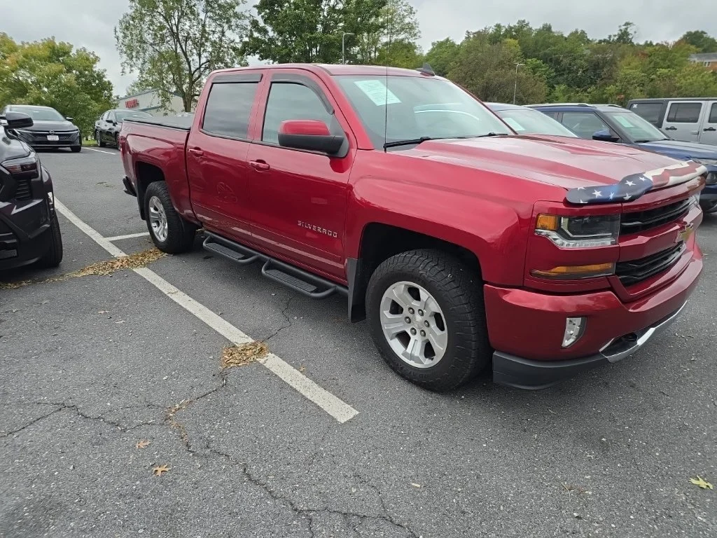 Used 2018 Red Chevrolet LT image 2