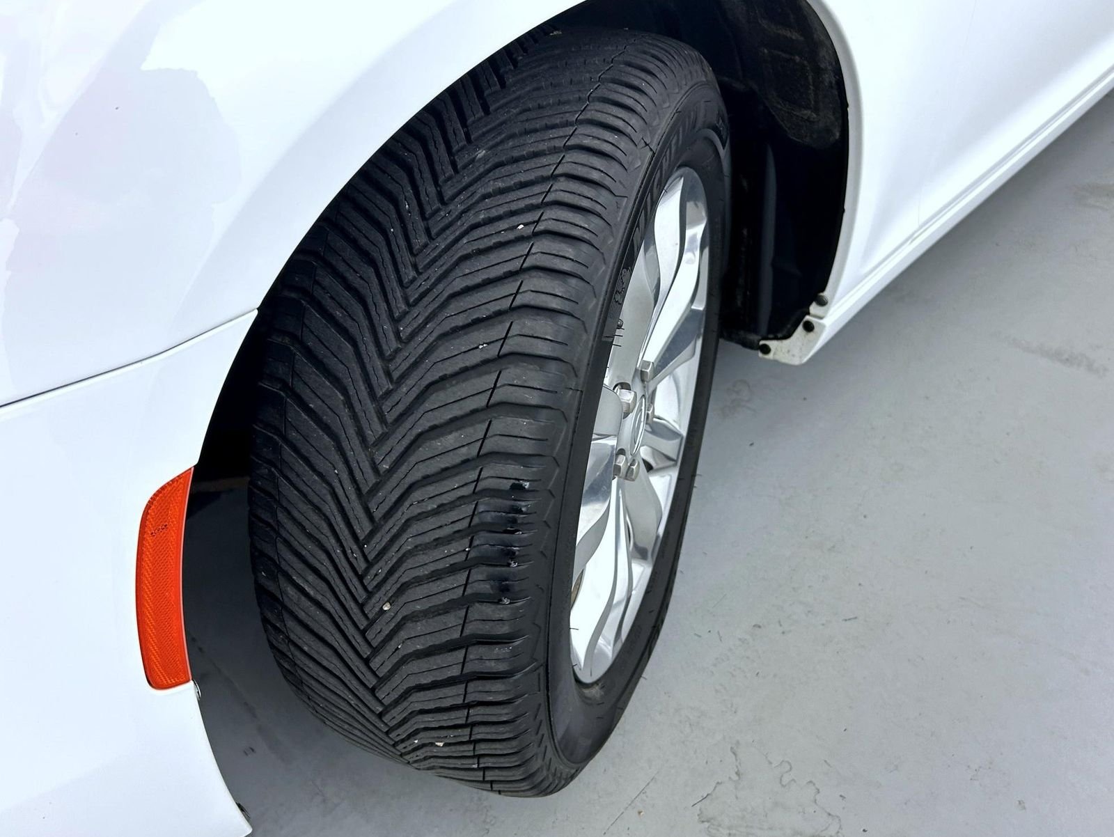 Used 2020 White Chrysler Limited image 24