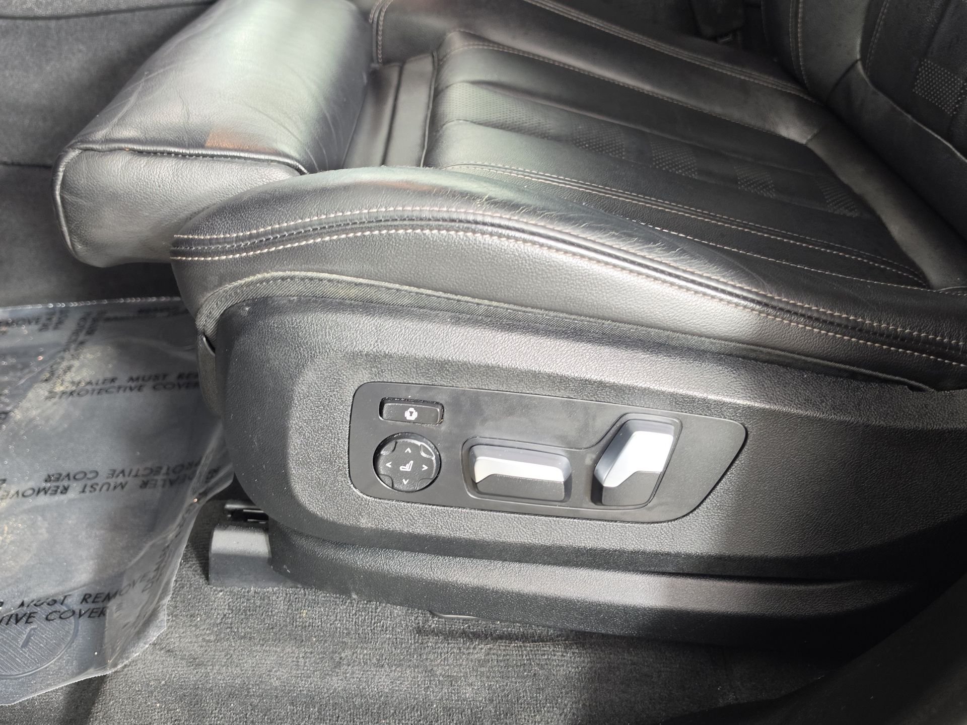 Used 2020 Black BMW sDrive40i image 17
