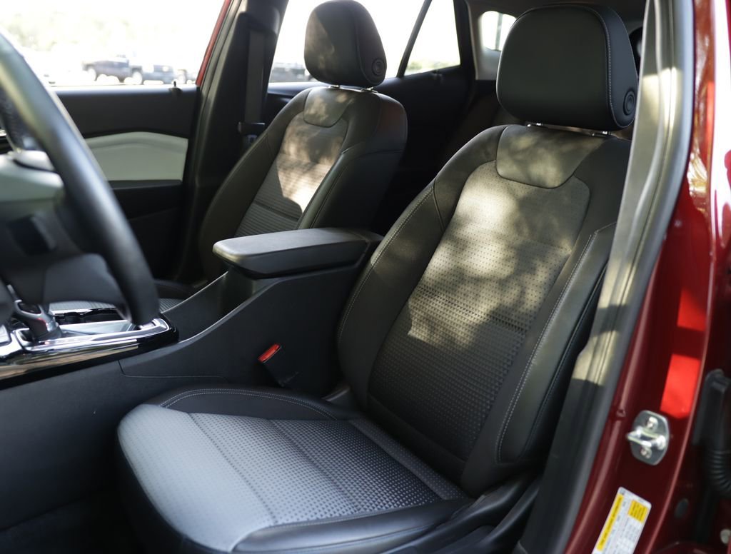 Used 2025 Crimson Metallic Chevrolet LT image 20