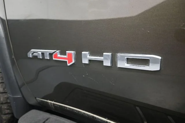 Used 2023 Green GMC AT4 image 33