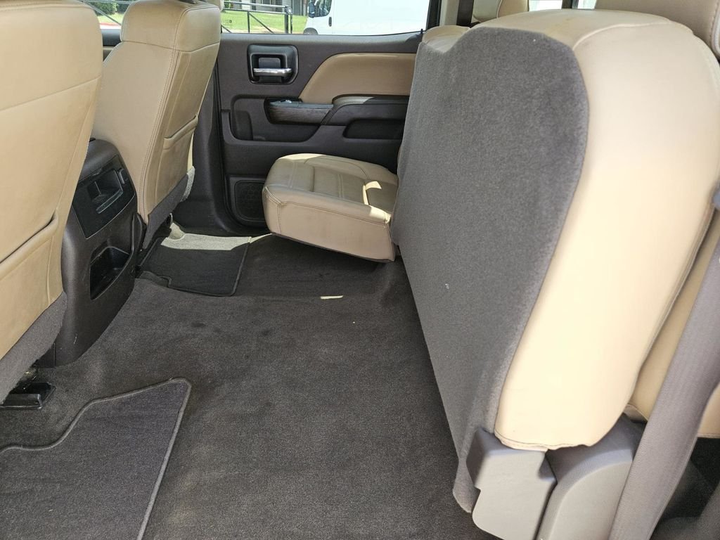 Used 2018 Silver GMC Denali image 38