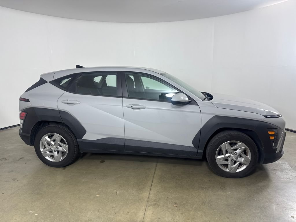 Certified Used 2024 Gray Hyundai SE image 3