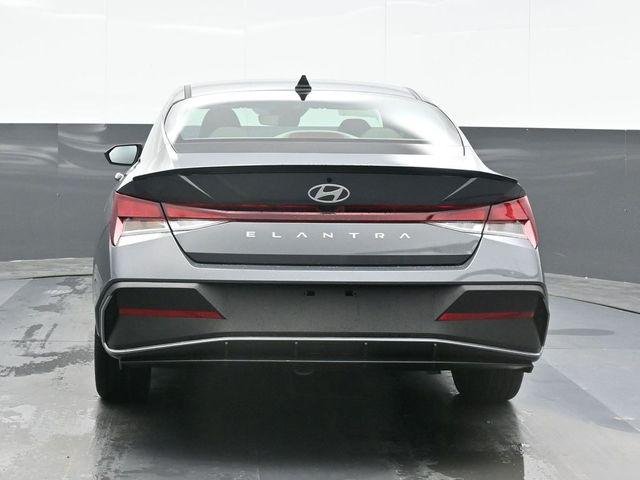 New 2026 Gray Hyundai SEL Sport image 2