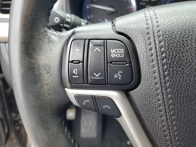 Used 2017 Predawn Gray Mi Toyota XLE image 12
